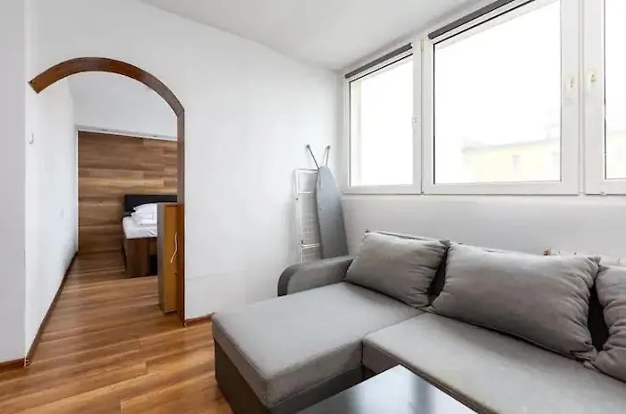 アパート Partyzantow 34